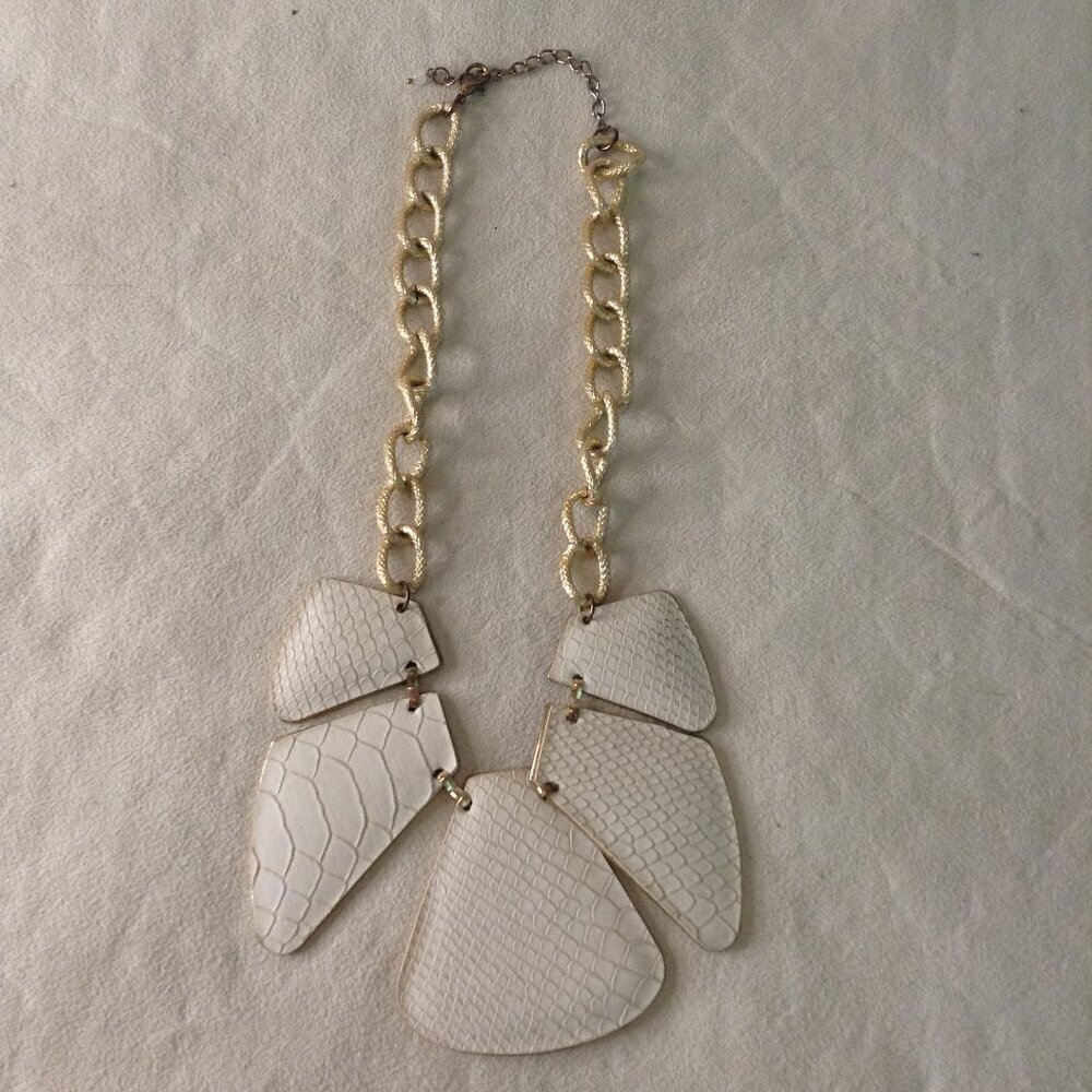 VTG Geometric Faux Croc Statement Necklace; Off White, Avant Garde, Stylish,